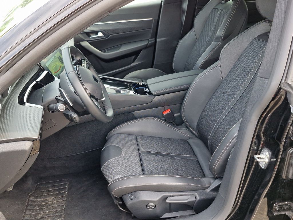Peugeot 508 SW PureTech 130Allure AT LED Navi Kamera360