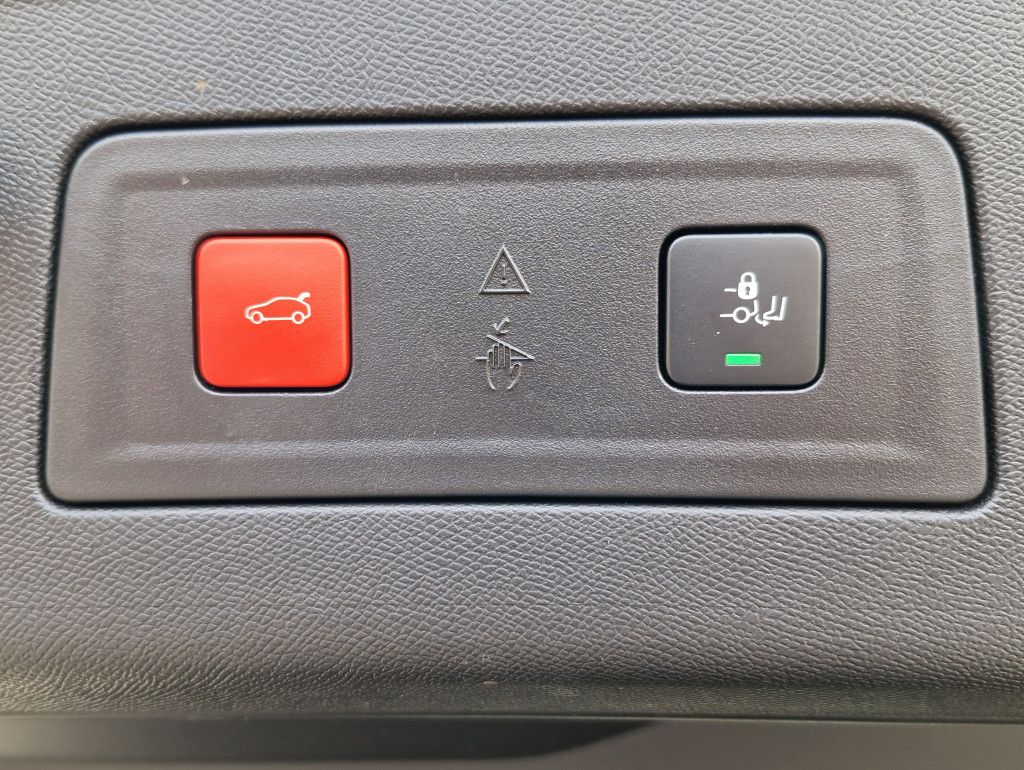 Peugeot 508 SW PureTech 130Allure AT LED Navi Kamera360
