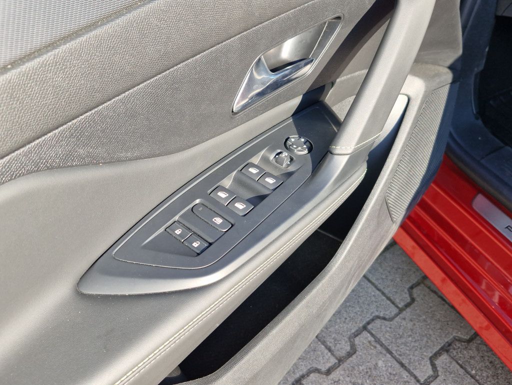 Peugeot 308 SW PureTech GT AT Matrix Navi Kamera360 SHZ
