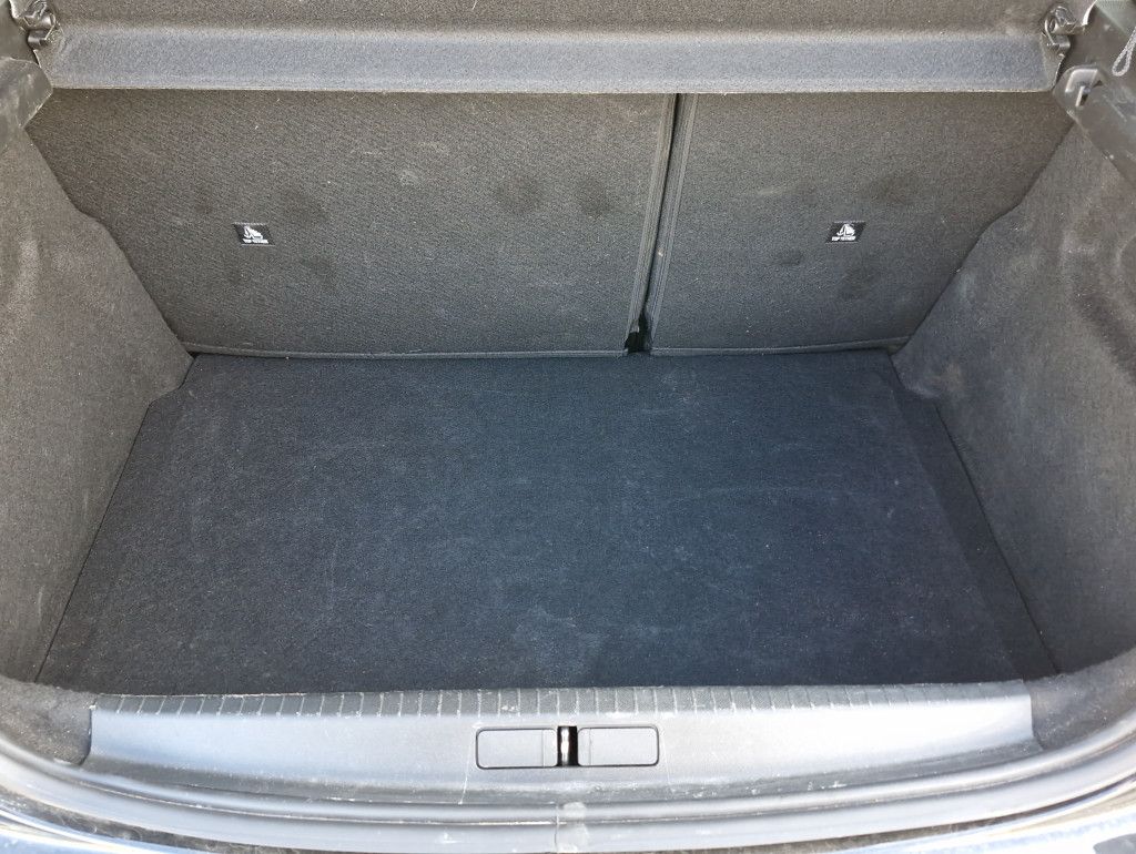 Peugeot 208 PureTech 100 Allure AT LED Kamera PDC CarPla