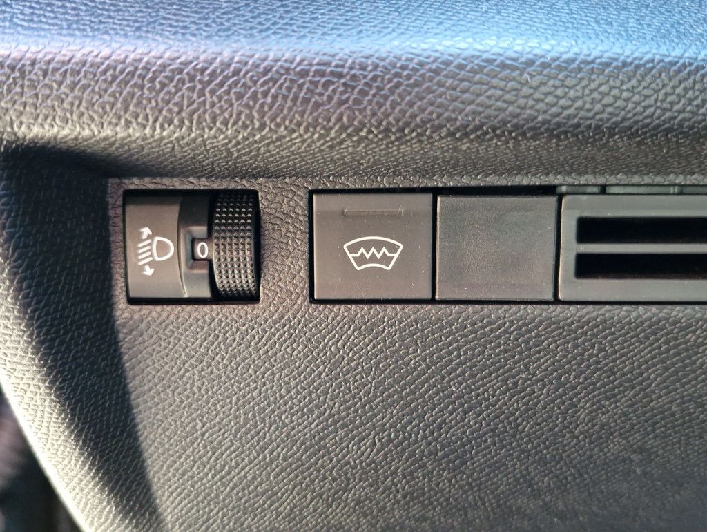 Citroën C4 PureTech 130 Plus AT LED Navi SHZ Kamera ACC