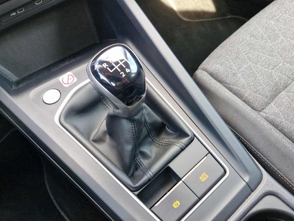 Volkswagen Golf 2.0 TDI Move Navi LED SHZ ACC PDC Alu 16