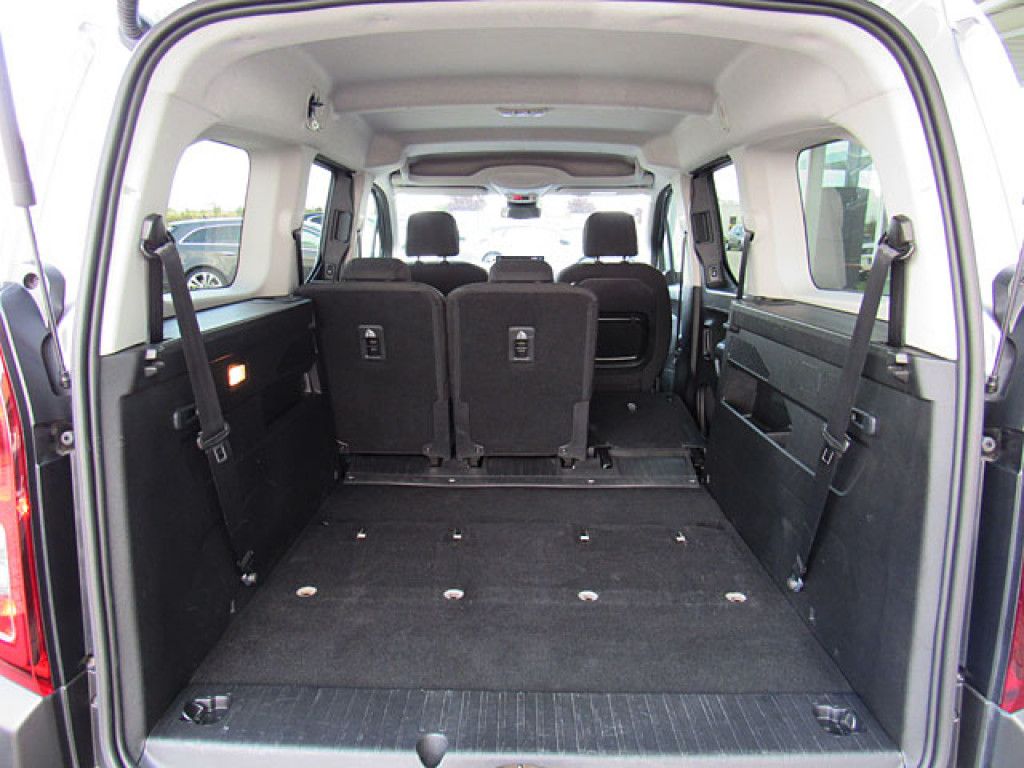Citroën Berlingo Blue-HDI MAX XL 130 EAT8  LED Navi Kame