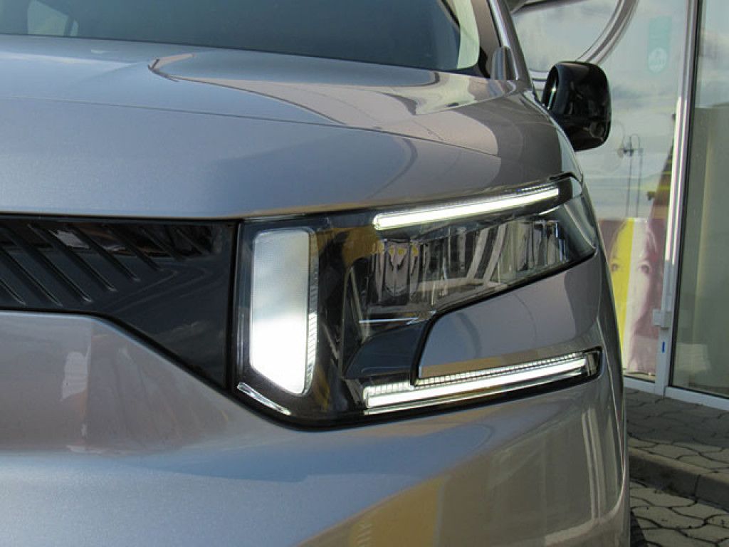 Citroën Berlingo Blue-HDI MAX XL 130 EAT8  LED Navi Kame