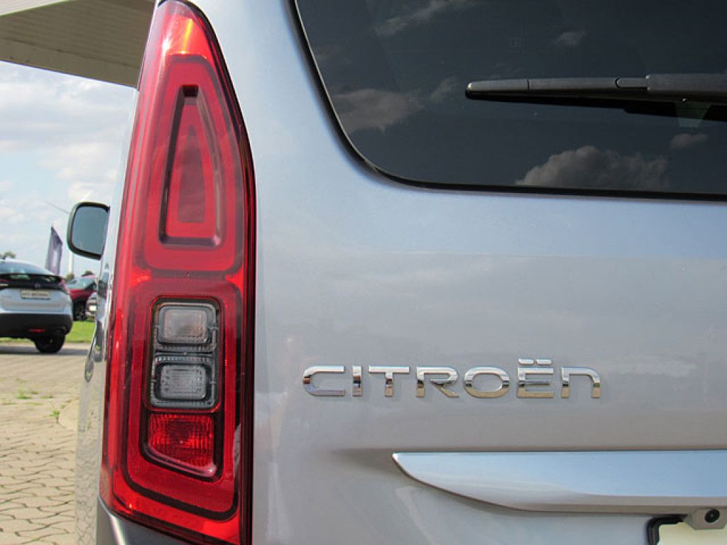 Citroën Berlingo Blue-HDI MAX XL 130 EAT8  LED Navi Kame
