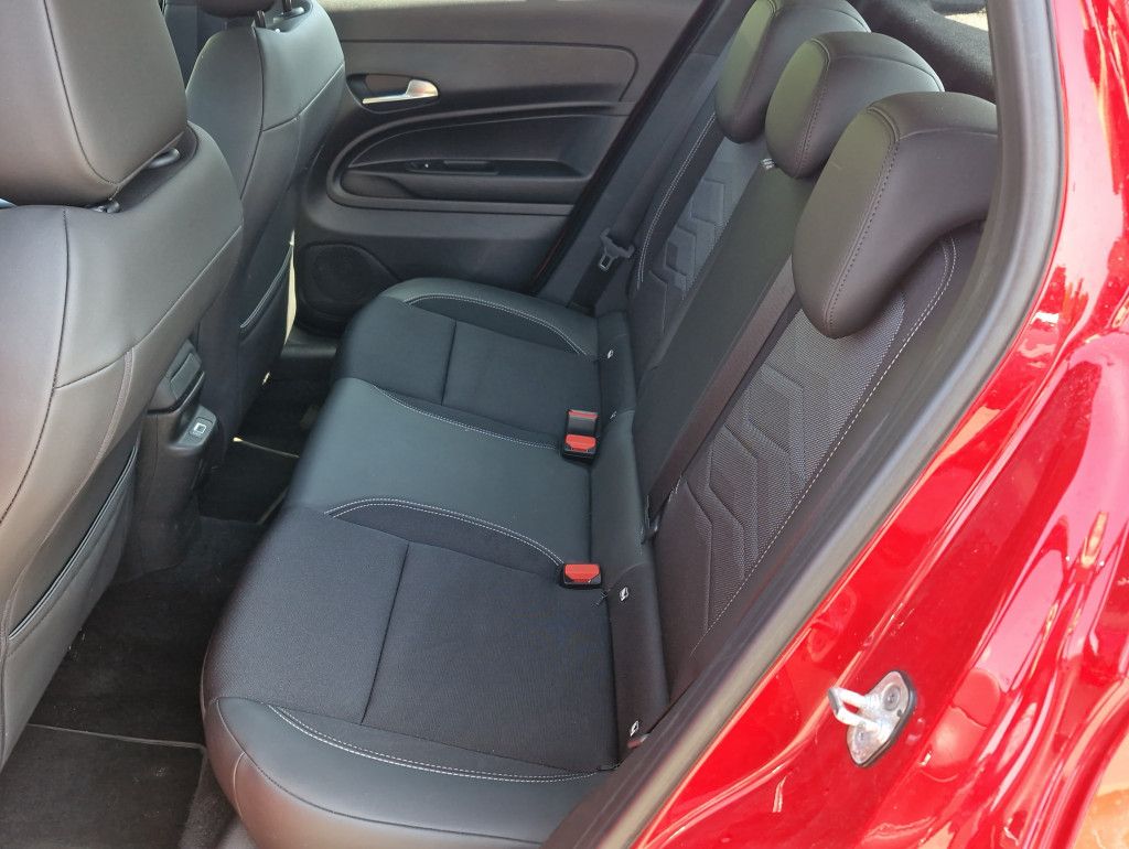 Jeep Avenger 1.2 GSE T3 Altitude LED PDC 360 SHZ Tote