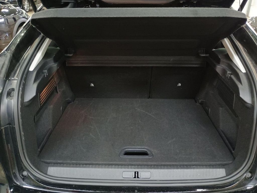 Citroën C4 PureTech 130 Feel Pack AT LED Kamera SHZ CarP
