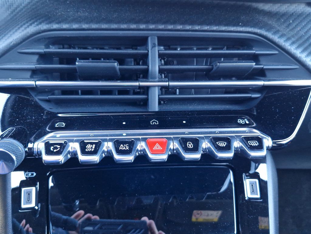 Peugeot 2008 Pure Tech 130 GT AT LED Navi Kamera PDC ACC