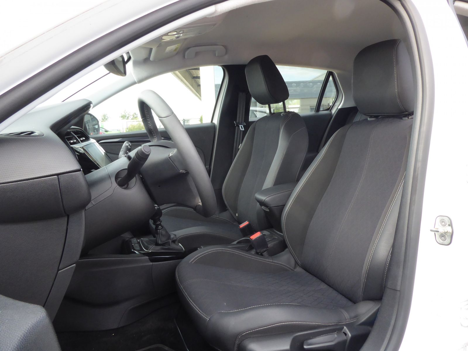 Opel Corsa F 1.2 Turbo Elegance LED Multimedia Sitzhz
