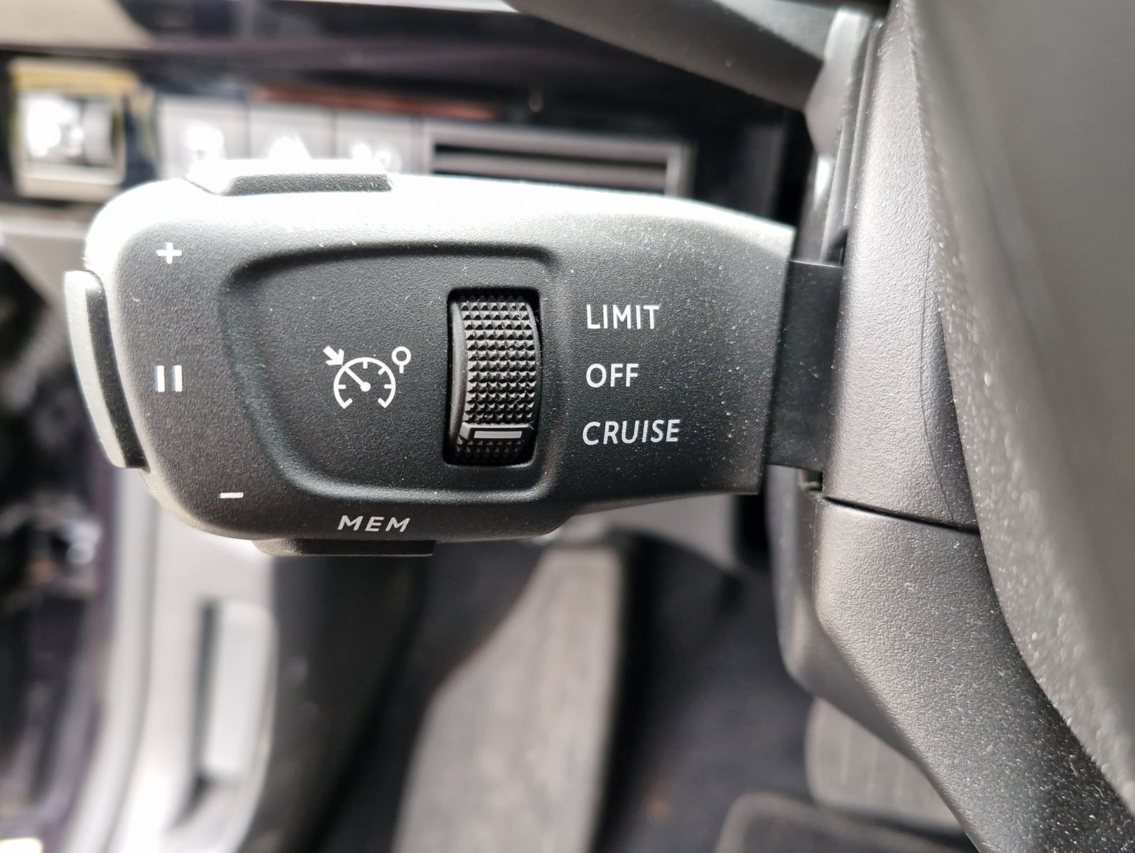 Peugeot 508 SW PHEV 225 e-AT Active Pack LED Navi Kamera