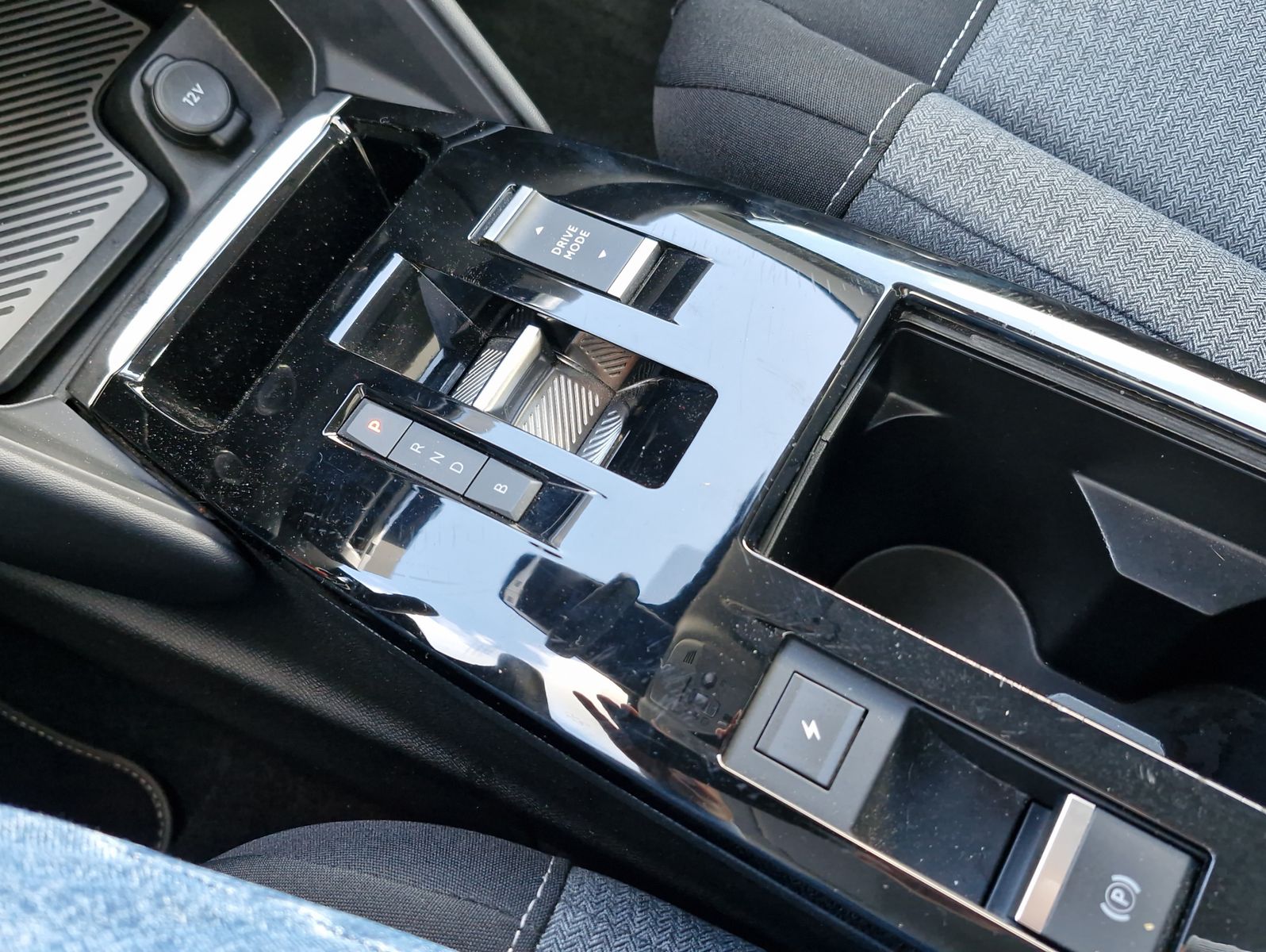 Citroën C4 e-C4 Feel AT LED CarPlay SHZ PDC Alu 18