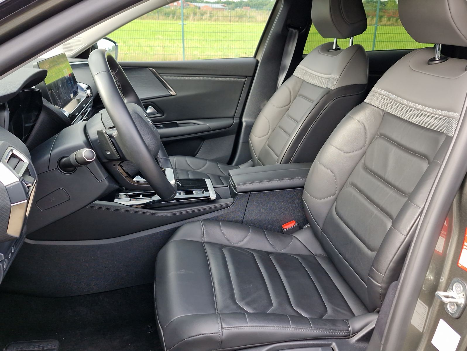 Citroën C5 X PureTech 130 Plus AT LED Navi Leder HeadUp