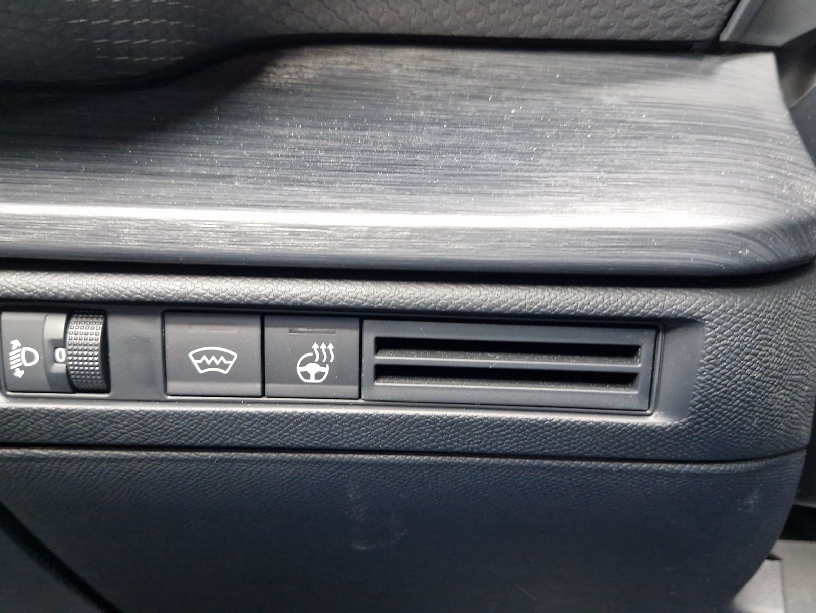 Citroën C5 X PureTech 130 Plus AT LED Navi Leder HeadUp