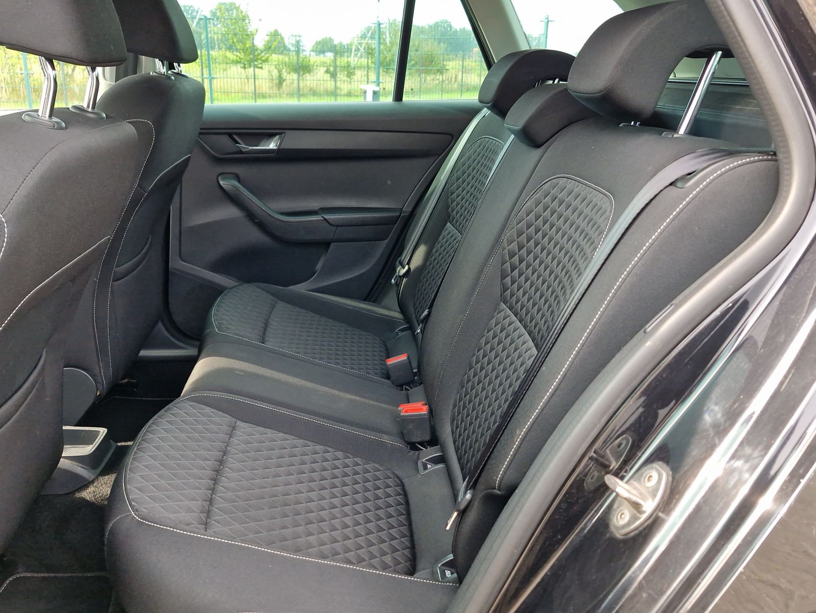 Skoda Fabia Combi 1.2 TSI Edition Navi AHK SHZ Klimaau