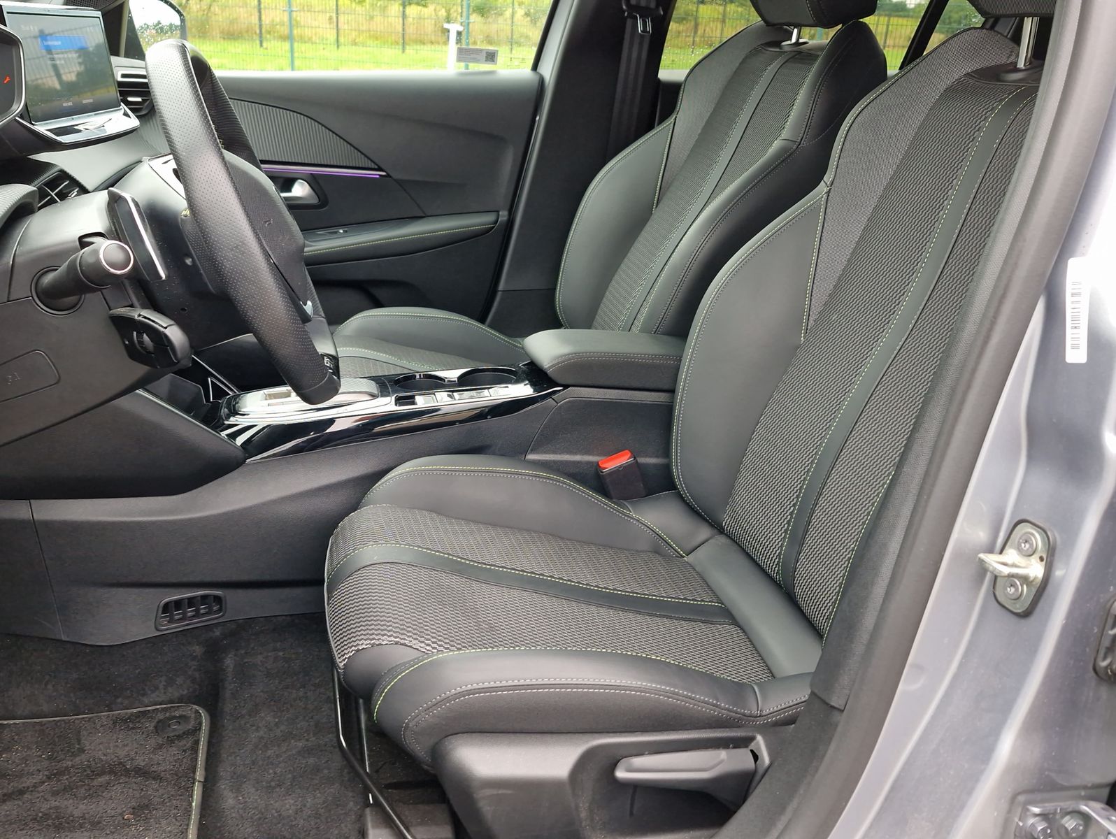 Peugeot 208 Hybrid 145 e-DSC GT AT LED+ CarPlay Kamera A
