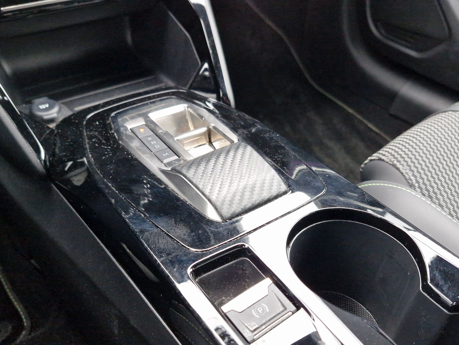 Peugeot 208 Hybrid 145 e-DSC GT AT LED+ CarPlay Kamera A