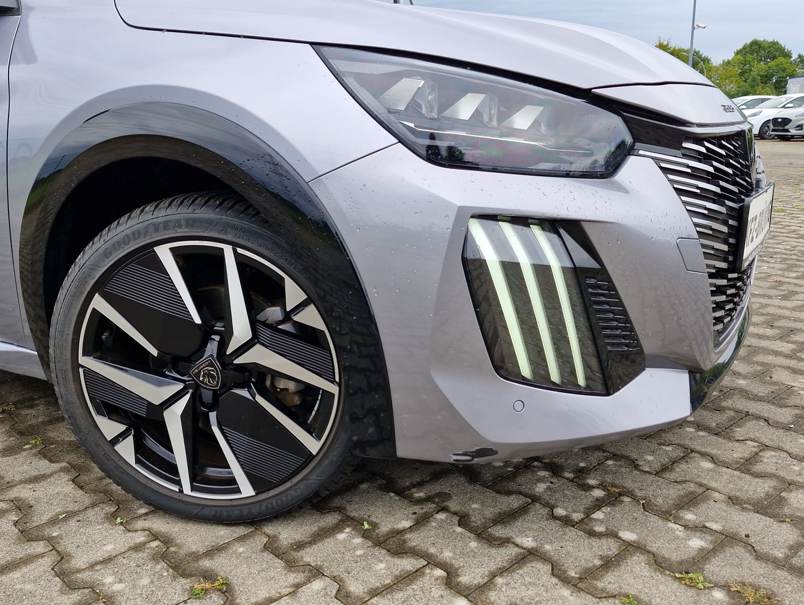Peugeot 208 Hybrid 145 e-DSC GT AT LED+ CarPlay Kamera A