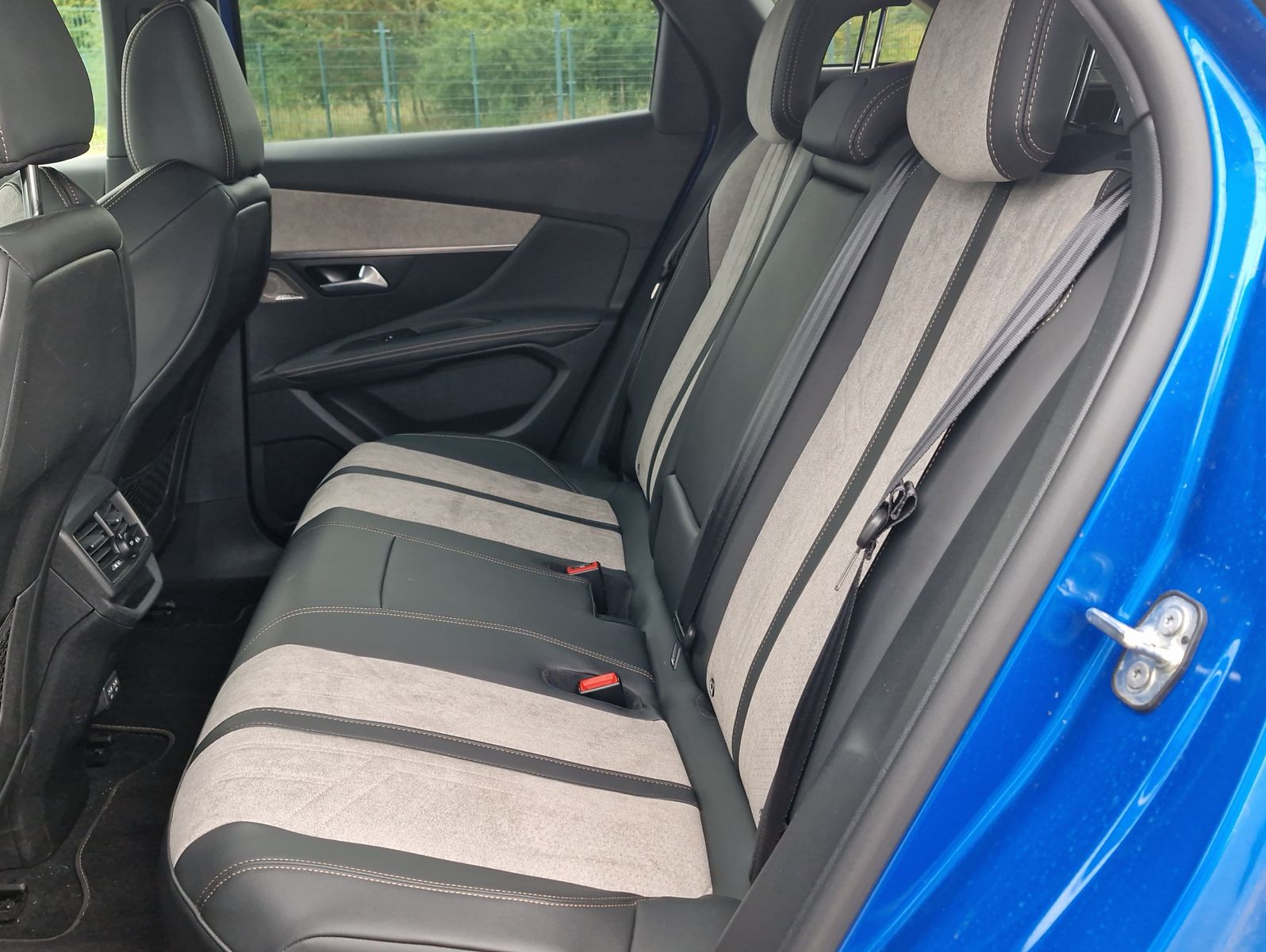 Peugeot 3008 PHEV 300 e-AT GT Pack LED Navi Pano Kamera3