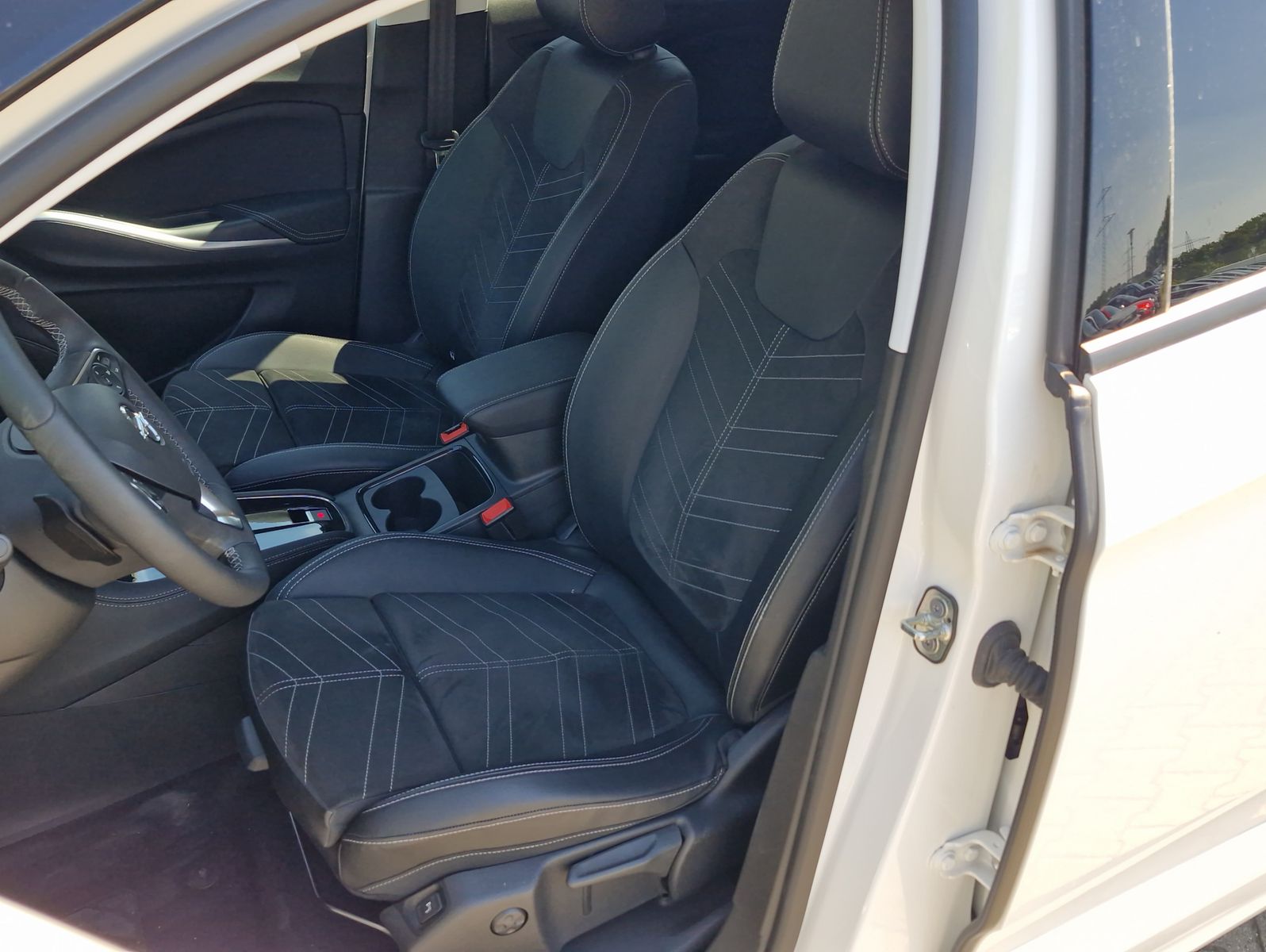 Opel Grandland 1.2 Turbo Ultimate AT Navi Alcantara L