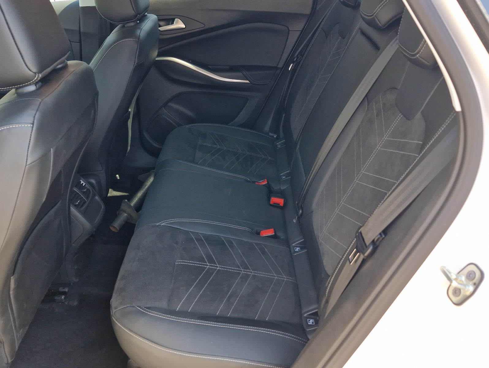 Opel Grandland 1.2 Turbo Ultimate AT Navi Alcantara L
