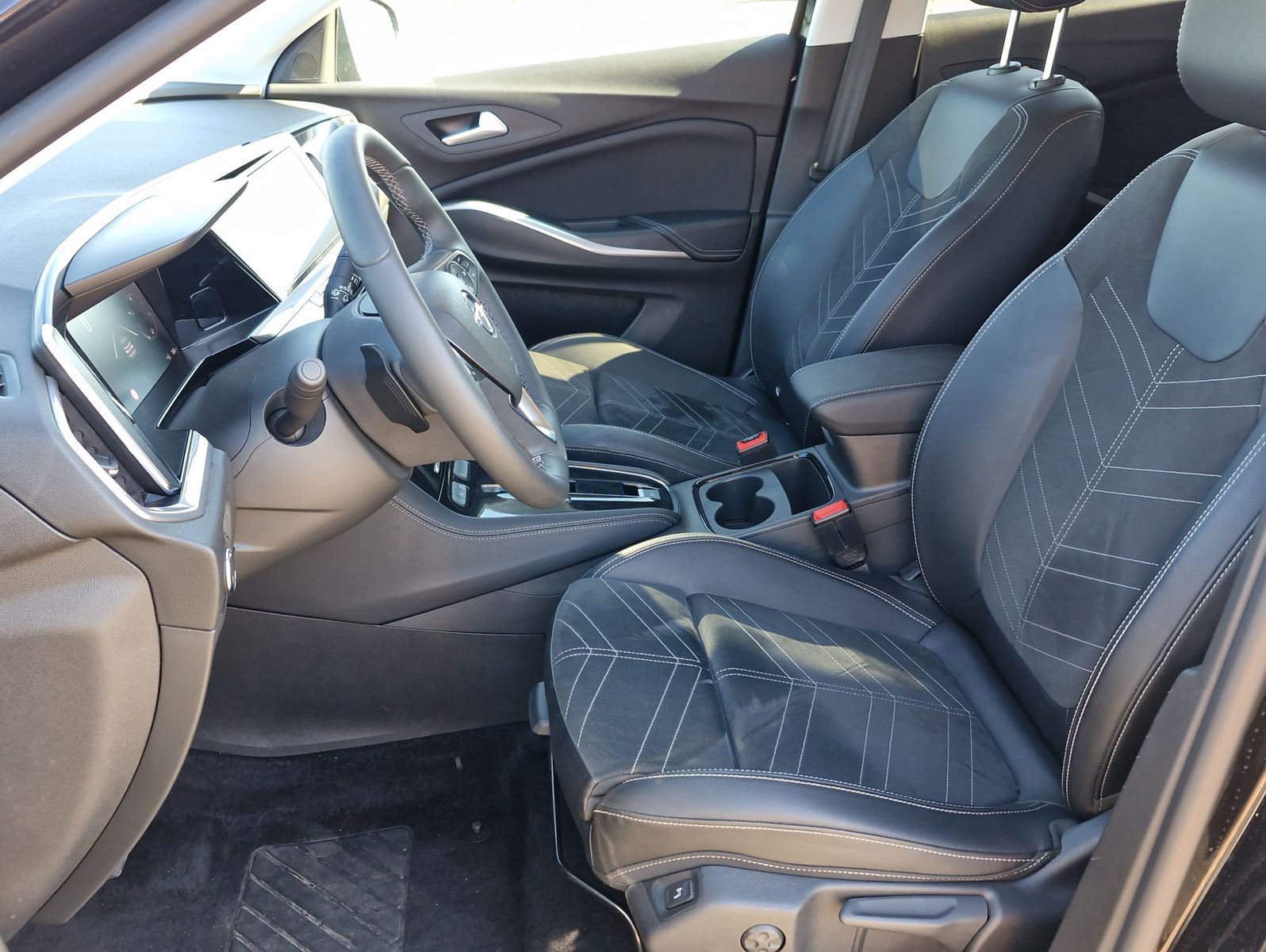 Opel Grandland 1.2 Turbo Ultimate AT Navi Alcantara M