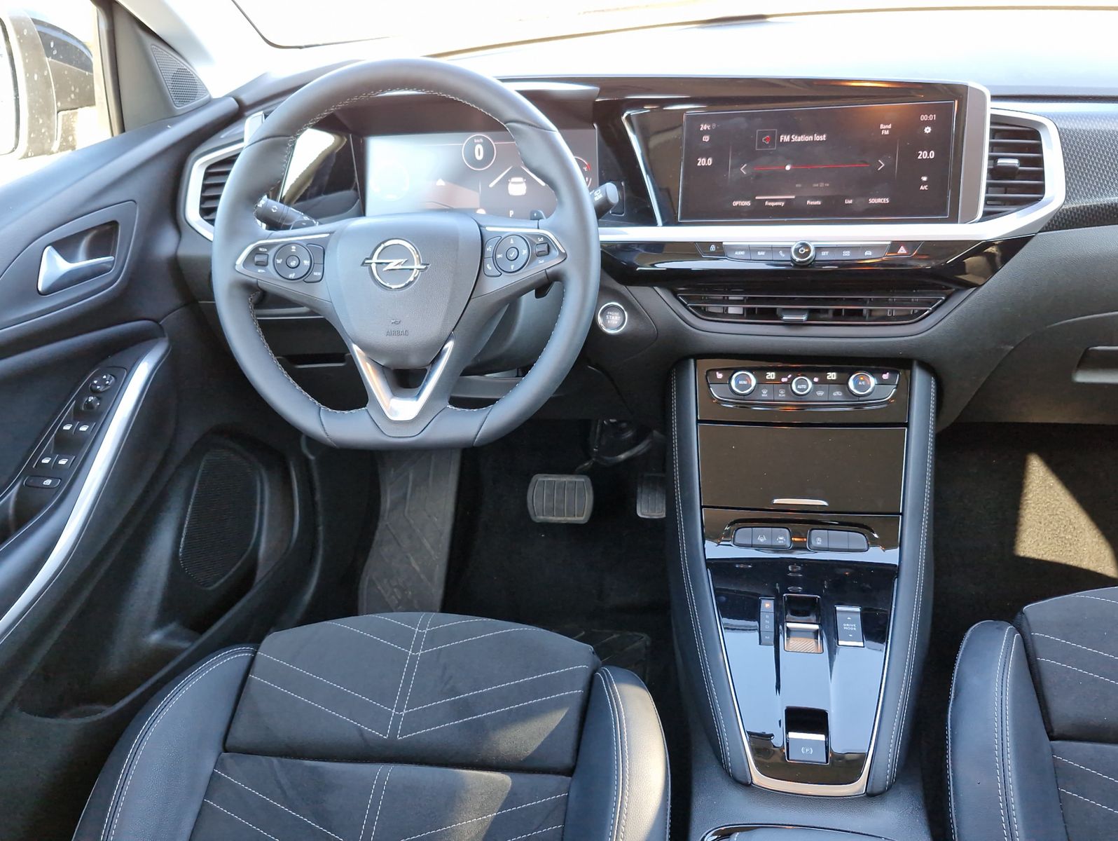Opel Grandland 1.2 Turbo Ultimate AT Navi Alcantara M
