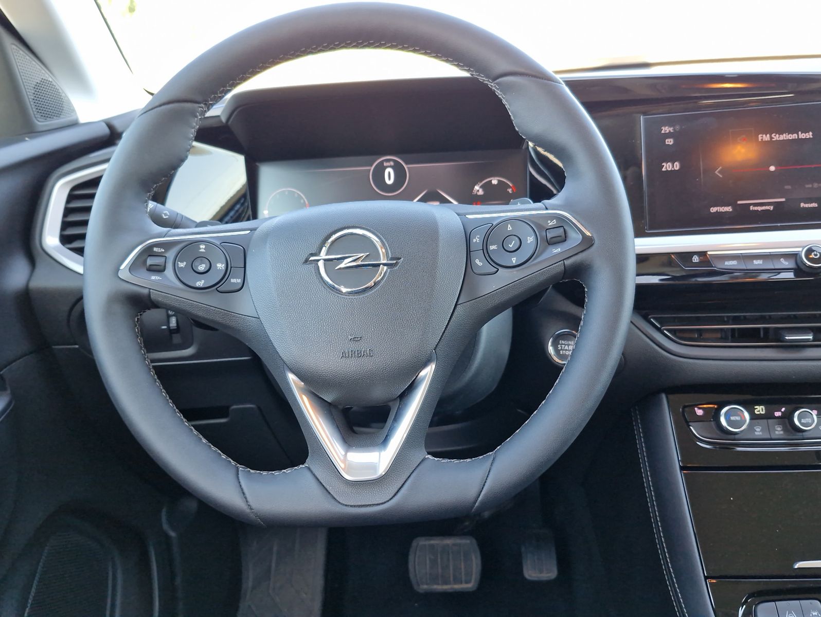 Opel Grandland 1.2 Turbo Ultimate AT Navi Alcantara M