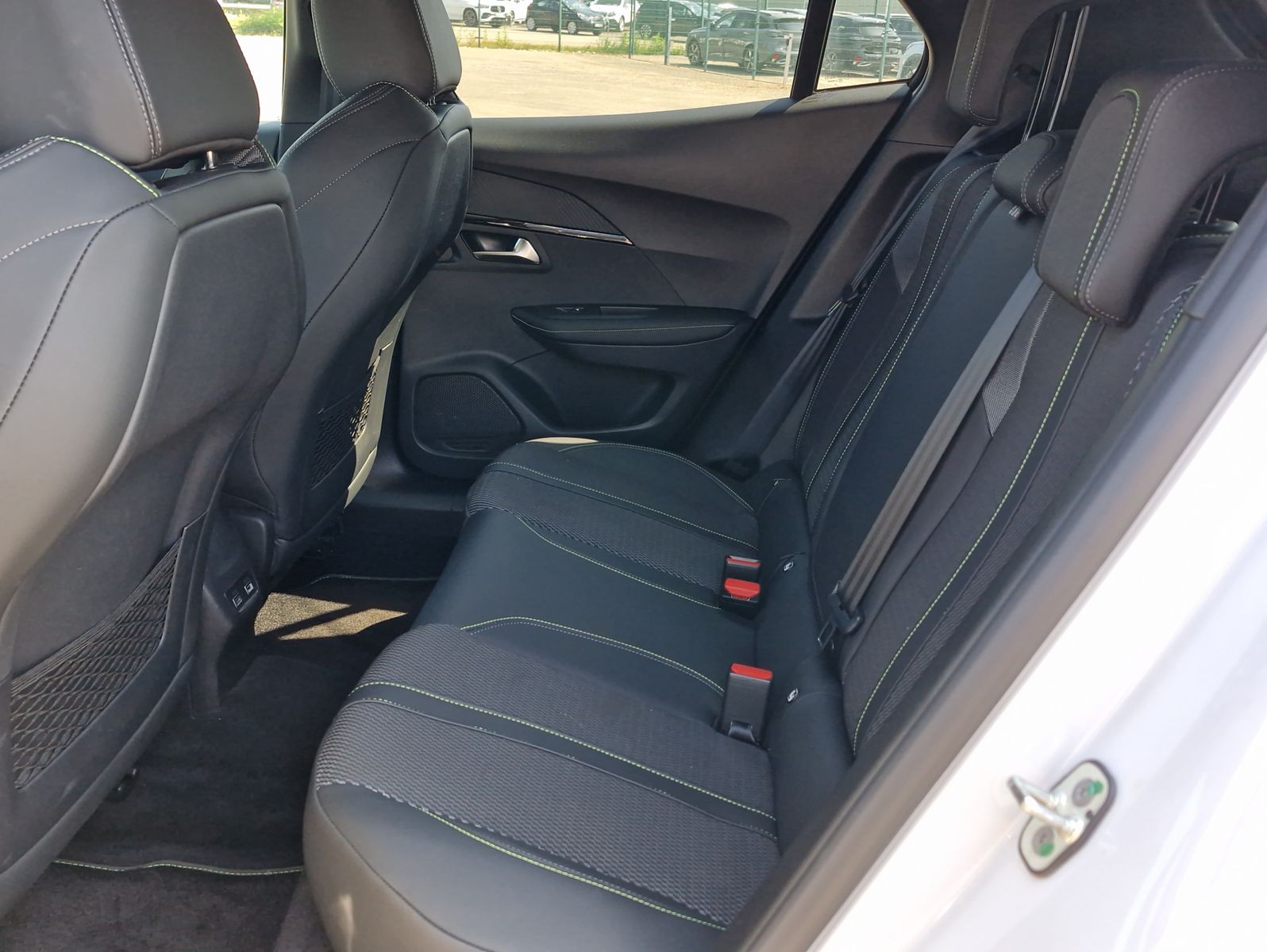 Peugeot 2008 PureTech 130 GT AT LED Navi Kamera360 PDC A