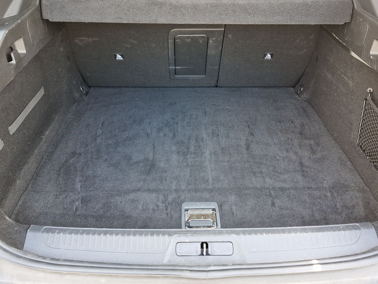 Peugeot 408 PHEV 225 Allure AT Navi LED Kamera 360 SHZ L
