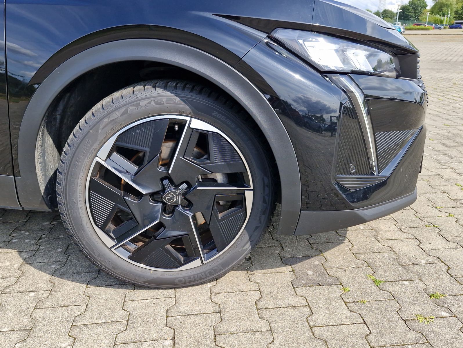 Peugeot 408 PHEV 225 Allure AT Navi LED Kamera 360 SHZ L