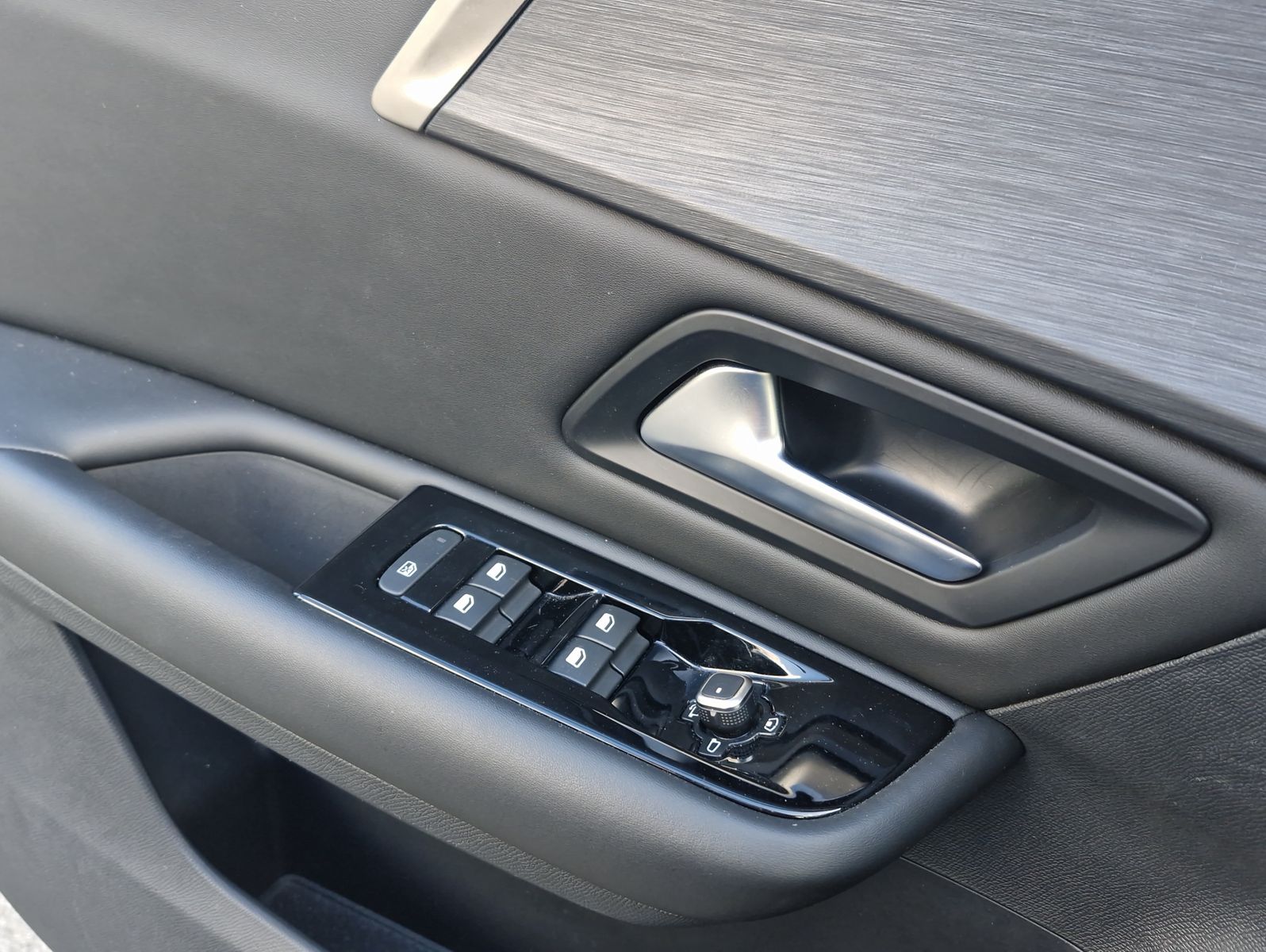 Citroën C5 X PureTech 130 Plus AT LED Navi Leder HeadUp