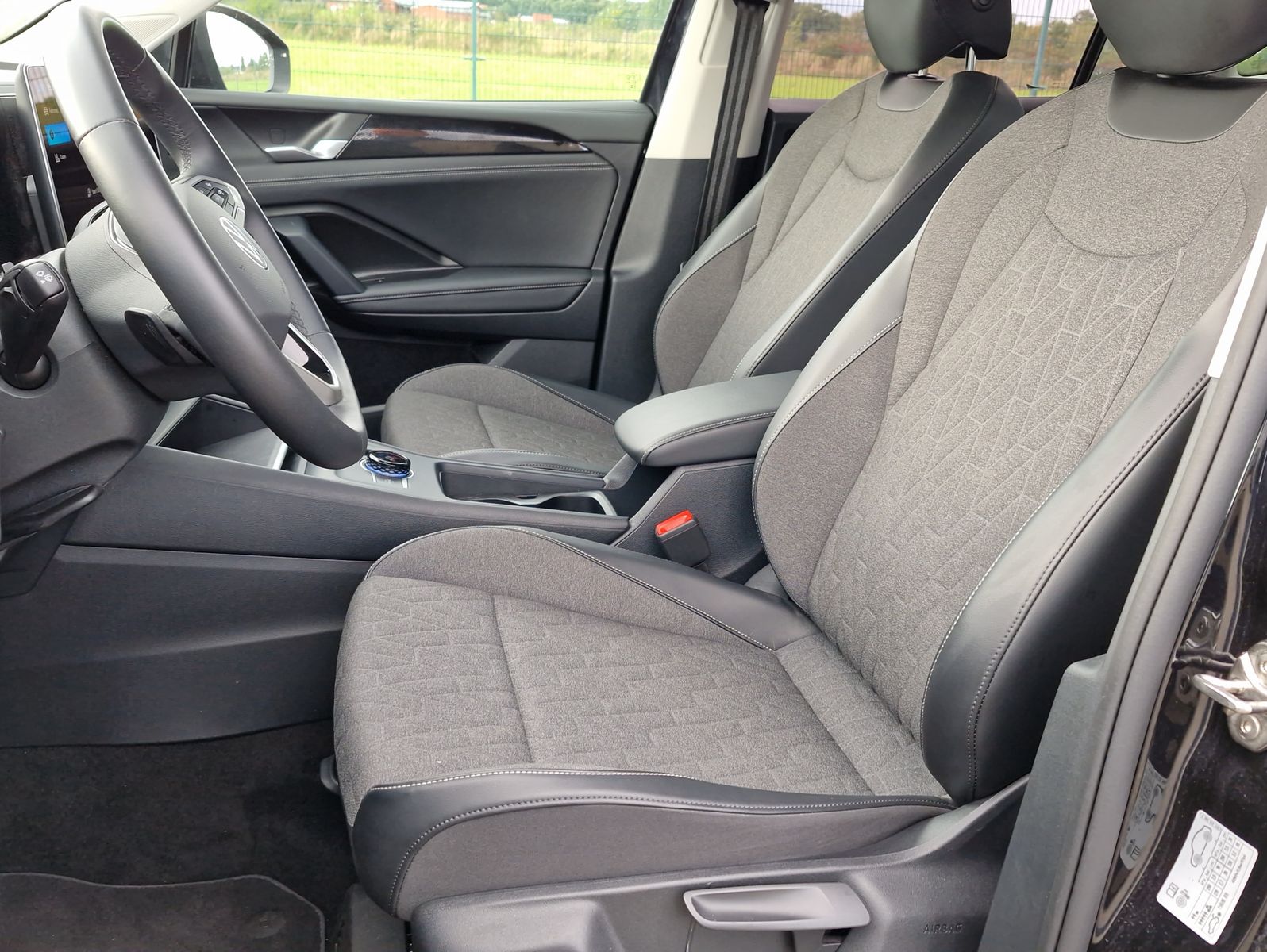 Volkswagen Tiguan neues Modell 1.5 eTSI DSG Life Navi LED K