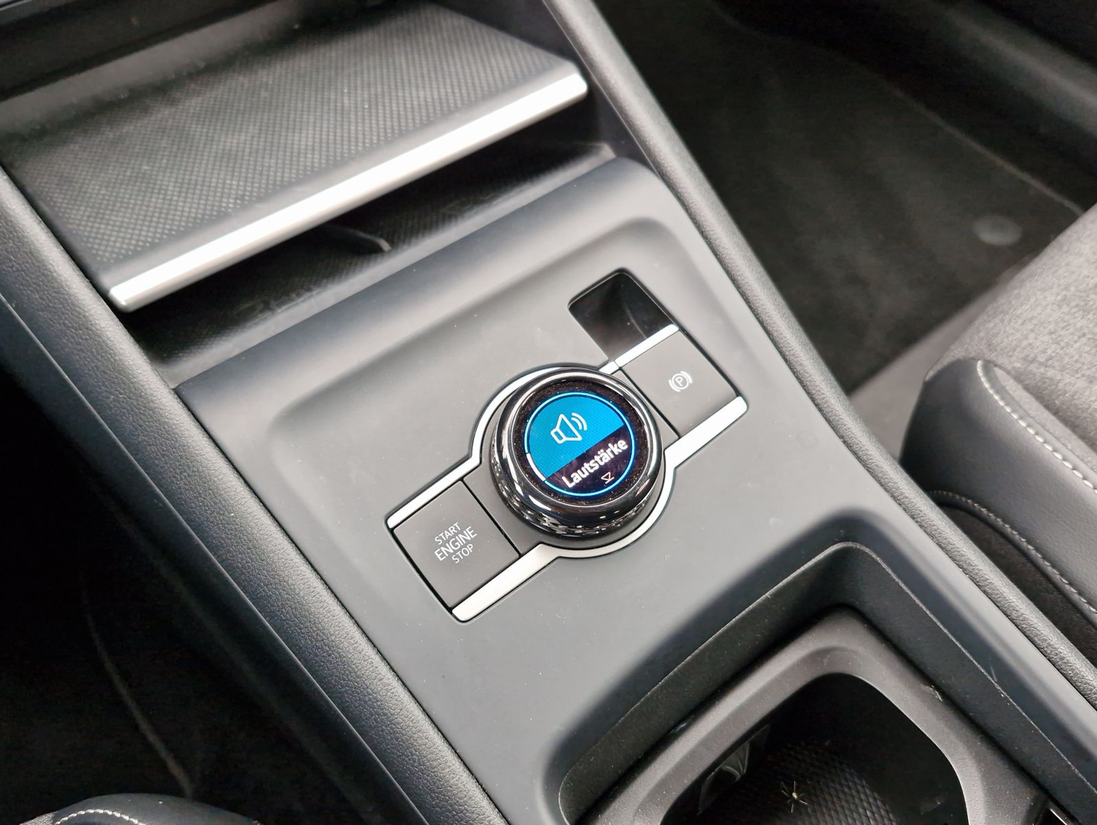 Volkswagen Tiguan neues Modell 1.5 eTSI DSG Life Navi LED K