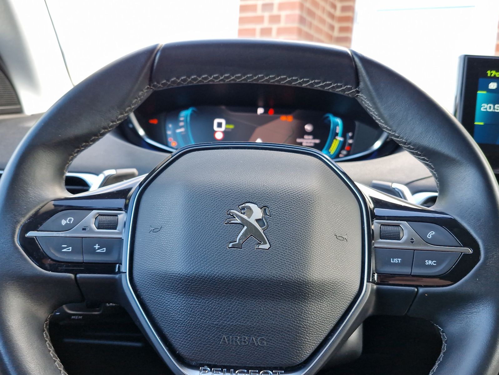 Peugeot 3008 PHEV 225 e-AT Roadtrip LED Navi Kamera SHZ