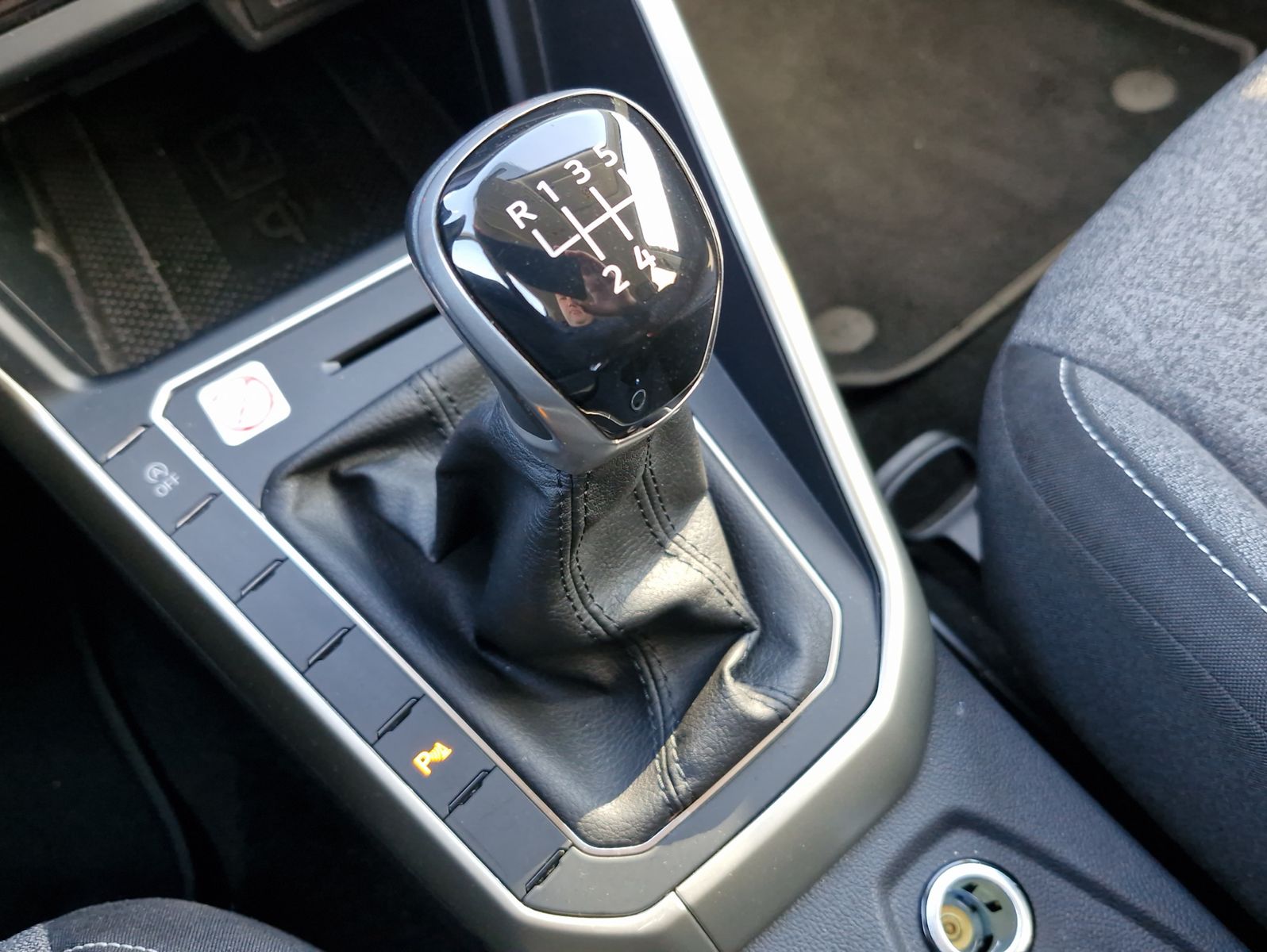 Volkswagen Polo 1.0 TSI Move Navi LED SHZ Virtual PDC Alu 1