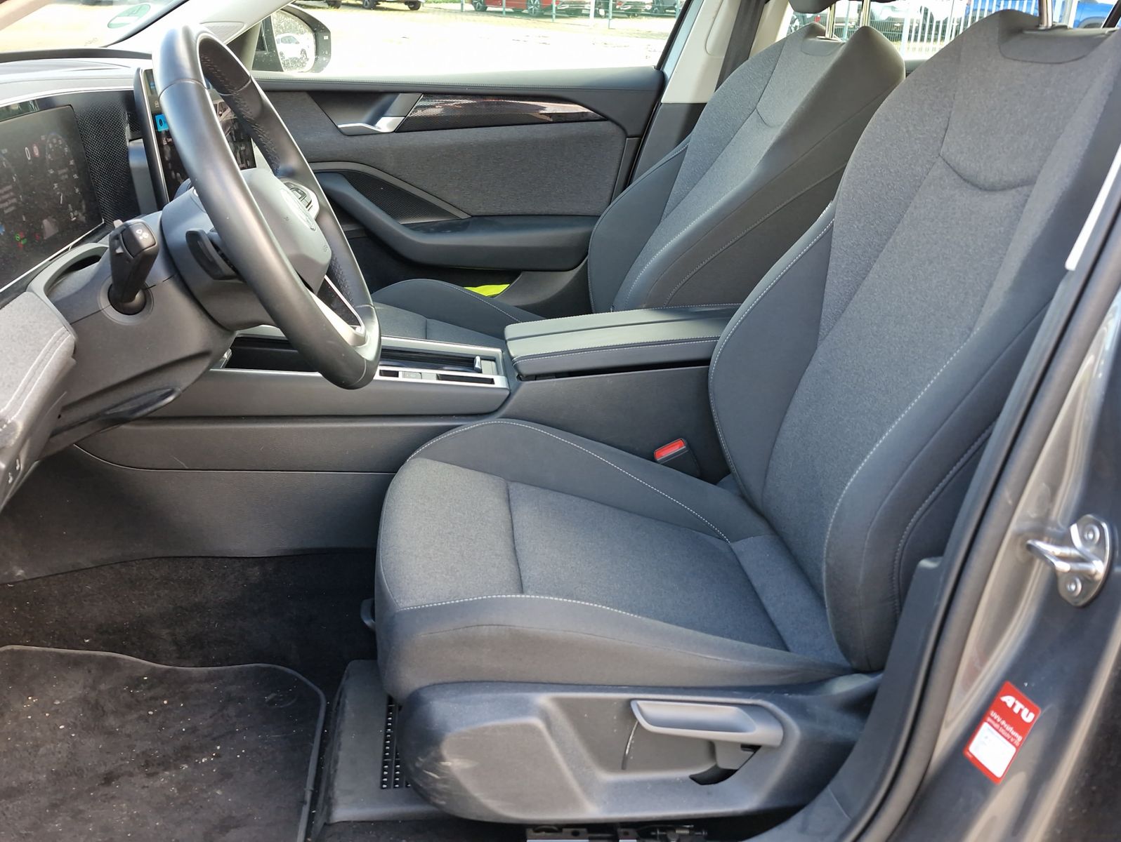 Volkswagen Passat Variant neues Modell 1.5 eTSI DSG Navi LE